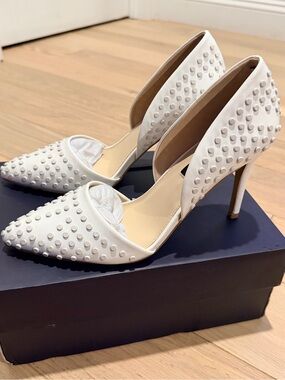 ❤️❤️ French Connection White D'Orsay Pointed- Toe Studded Heels size 9